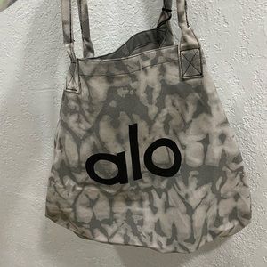 ALO yoga tote bag (brand new)